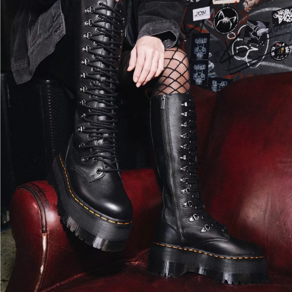 1B60 Max Hardware Leather Knee High Boots